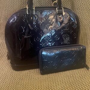Louis Vuitton Alma PM Bag w/matching Zippy Wallet